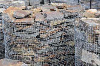 Andezit A2-Murovací kôš ᴓ 10-30 cm,hr.2-8 cm - dúhový